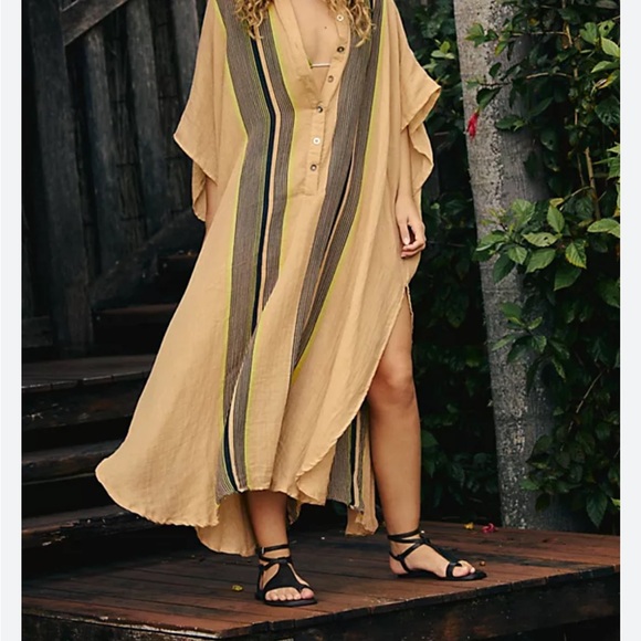 Free People
Vacation Mode Kaftan
COLOR in Natural & Brown
Size all tous - Picture 2 of 13